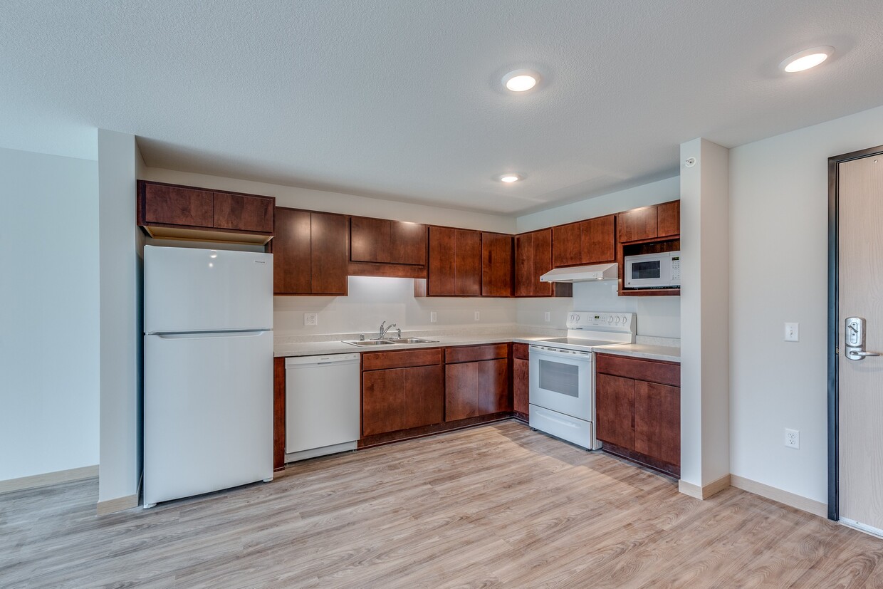 Blooming Meadows North Apartments at 1926 E 86th St Bloomington, MN