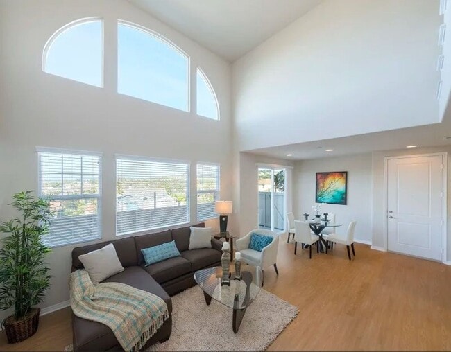 Interior Photo - Costa Pointe Luxury 3-4 Bedroom Townhomes
