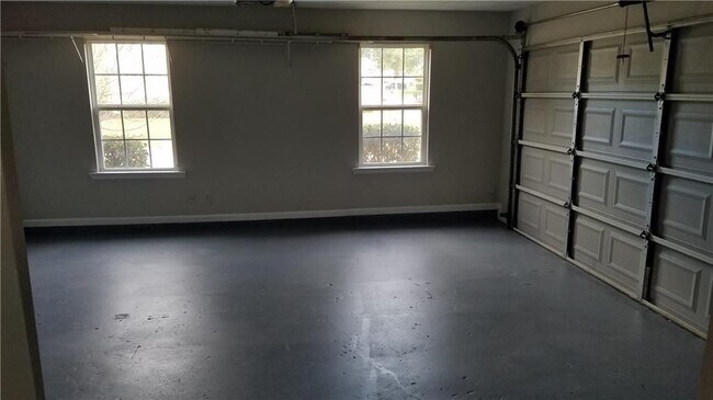 Foto del edificio - 3652 Roxfield Dr NE