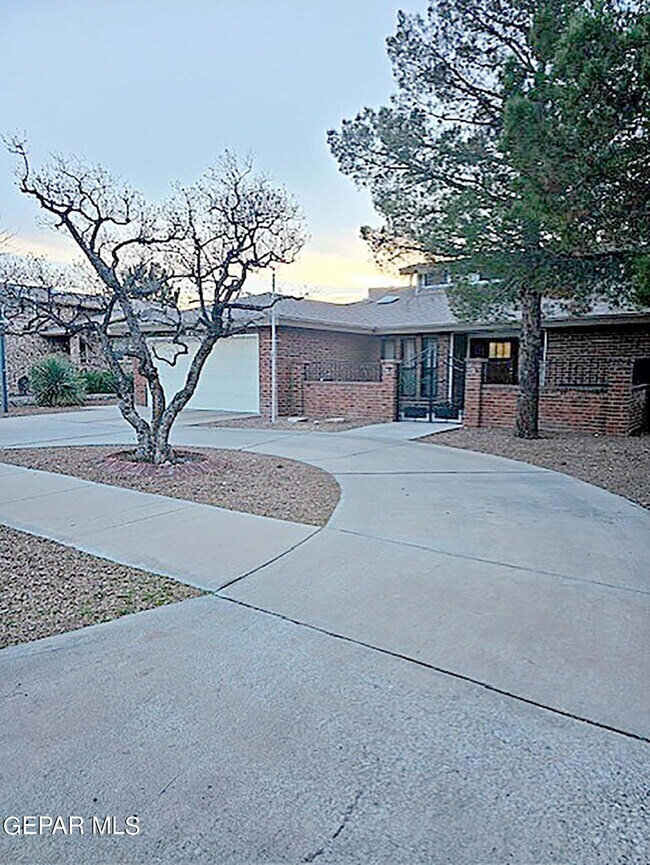 Building Photo - 737 Dulce Tierra Dr