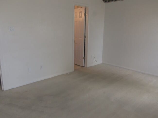 Building Photo - 4201 Windwood Dr