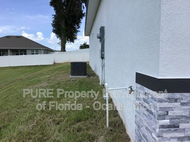 Building Photo - 4285 NW 1st Ct Rd