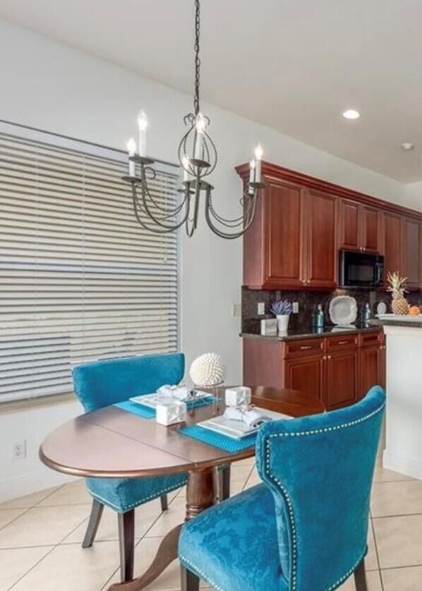 Building Photo - 850 SW Palm Cove Dr
