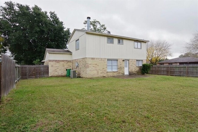 Building Photo - 7303 Log Cradle Dr