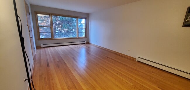 Building Photo - 6853 W Leland Ave