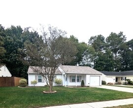 Building Photo - 107 Sandy Lake Dr
