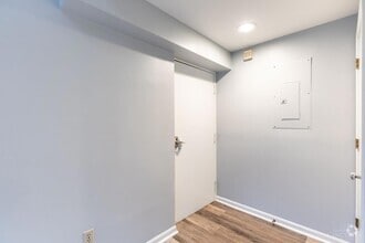 Building Photo - 127 W 9th St