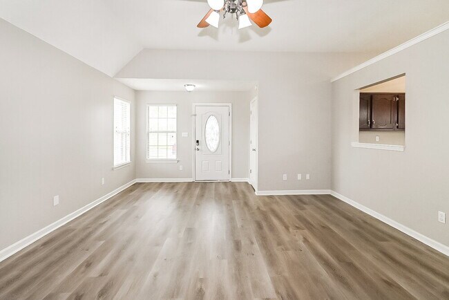 Foto del edificio - 5570 Alexandria Ln