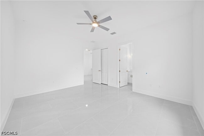 Building Photo - 2218 Fairway Dr
