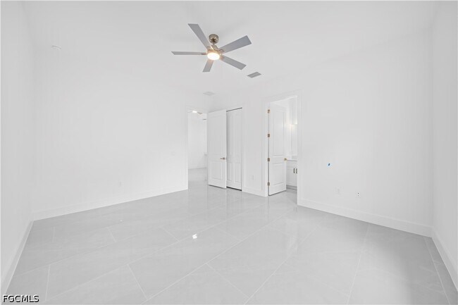 Foto del edificio - 2218 Fairway Dr