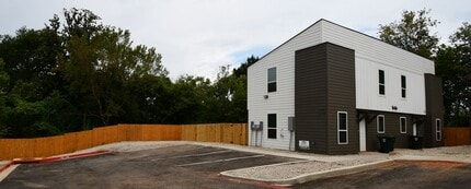 Building Photo - 1158 E Earle St