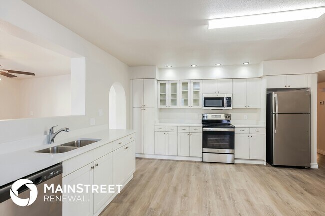 Building Photo - 2708 W Acoma Dr