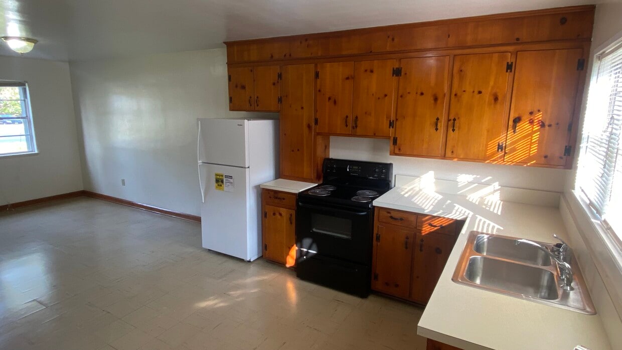 Photo - 1125 S Main St (Blacksburg, VA)