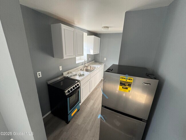 Foto del edificio - 663 2nd Ave
