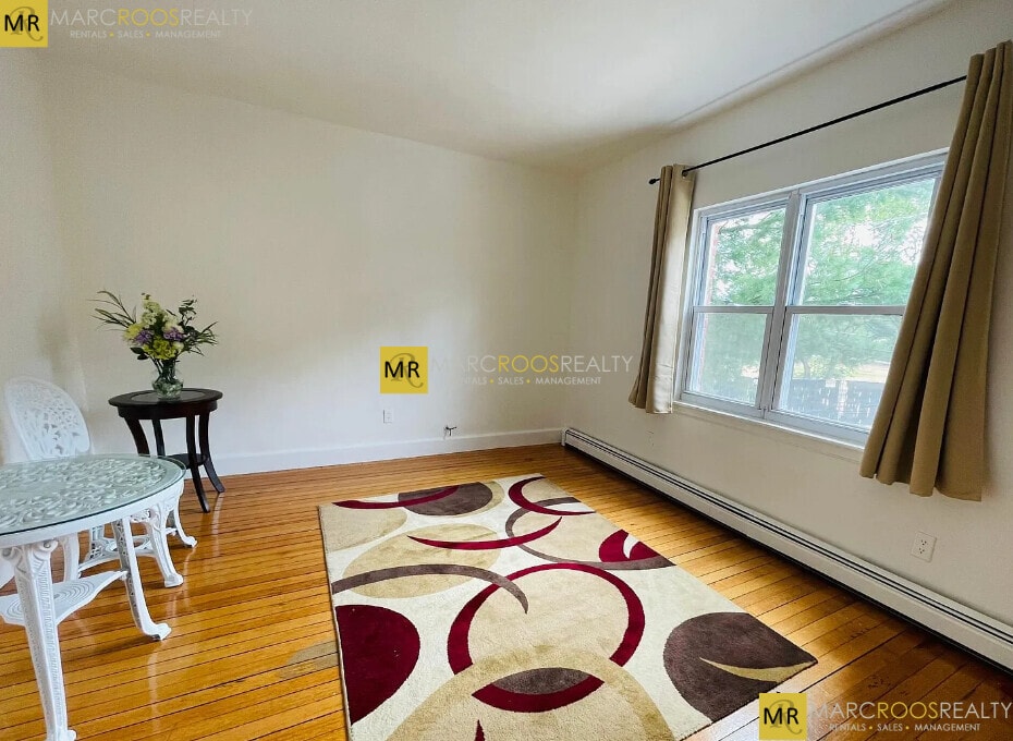 Primary Photo - 20 Shanley St