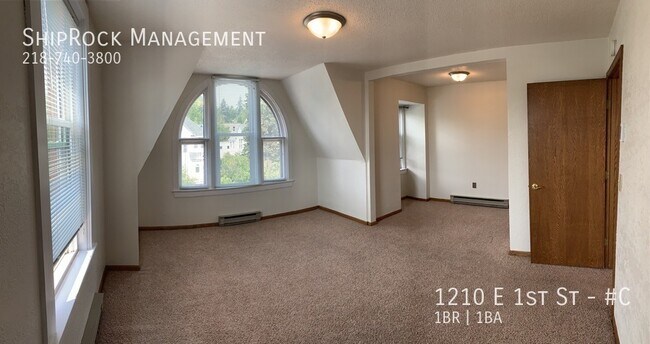 Foto del edificio - 1210 E 1st St