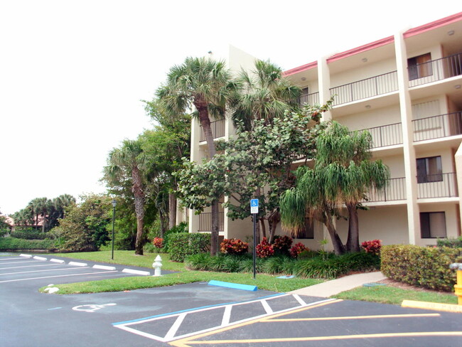 Building Photo - 1605 S US Hwy 1