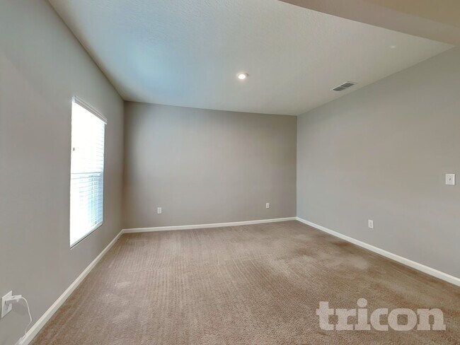 Foto del edificio - 1008 Talon Ln