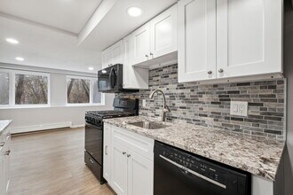 Building Photo - 1033 Bluff Ave E