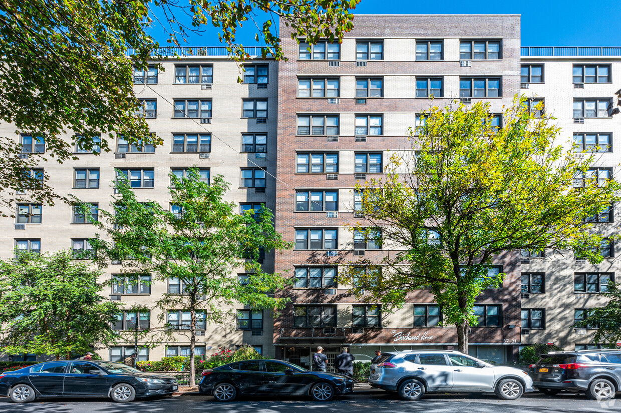 birchwood-house-apartments-in-jackson-heights-ny-apartments