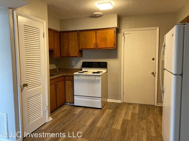 Foto del edificio - 1921 Oxford Cir