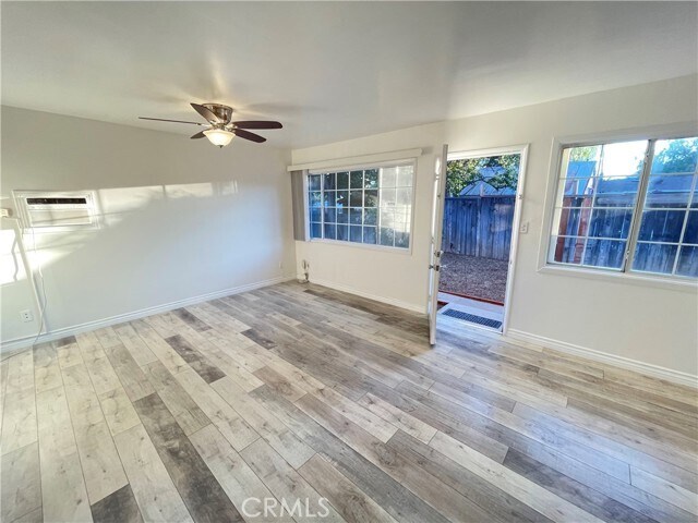 Foto del edificio - 11666 Davis St
