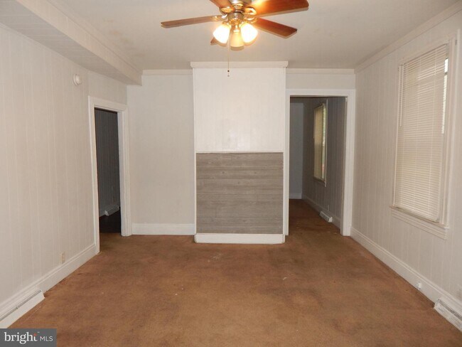 Building Photo - 32 N Governors Ave
