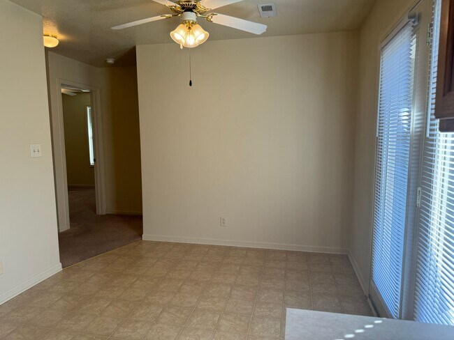 Foto del edificio - 116/118 E Cornhill St. Cameron, MO 64429