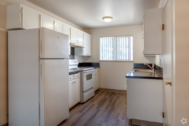 2BR, 1BA, - 869SF - Kitchen - Rockwood Terrace