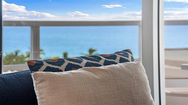 Building Photo - 4401 Collins Ave