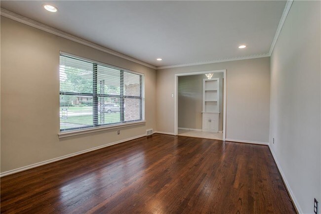Building Photo - 10020 Ridgehaven Dr