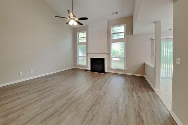 Foto del edificio - 596 Lullingstone Dr SE