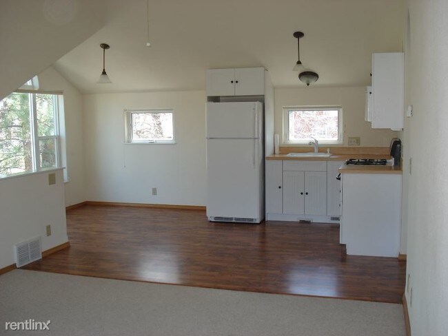 Building Photo - 1 br, 1 bath Apartment - 1828 Hwy 93