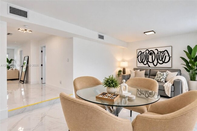 Foto del edificio - 1220 NE 8th St
