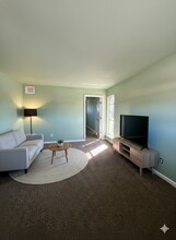 Building Photo - 516 Holiday Dr