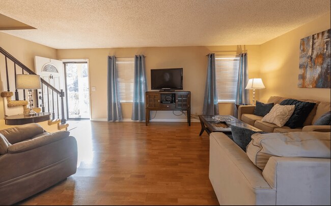 Foto del edificio - 5515 Country Dr