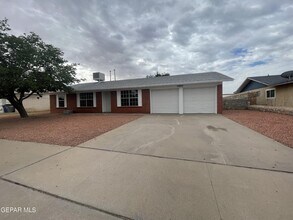 Building Photo - 10902 Bywood Dr