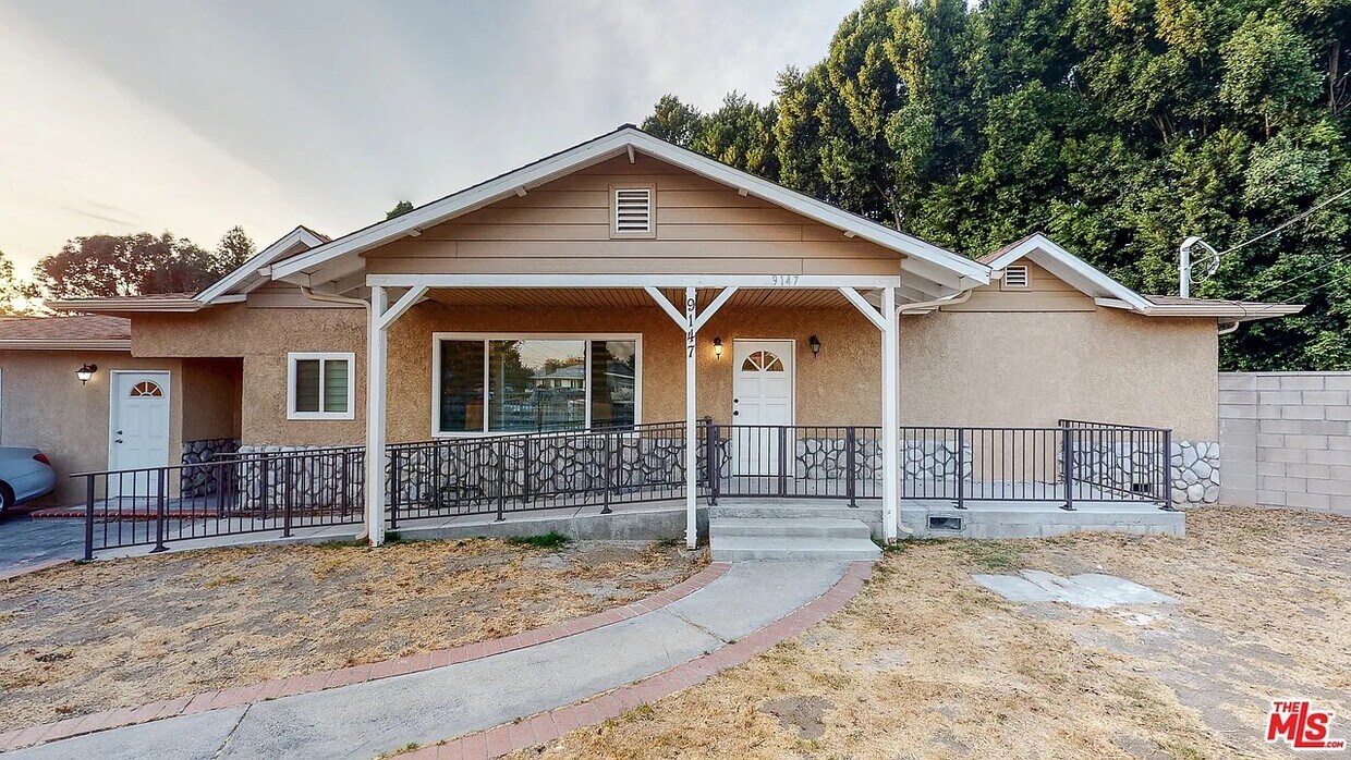 9147 Hazeltine Ave, Panorama City, CA 91402 House Rental in Panorama