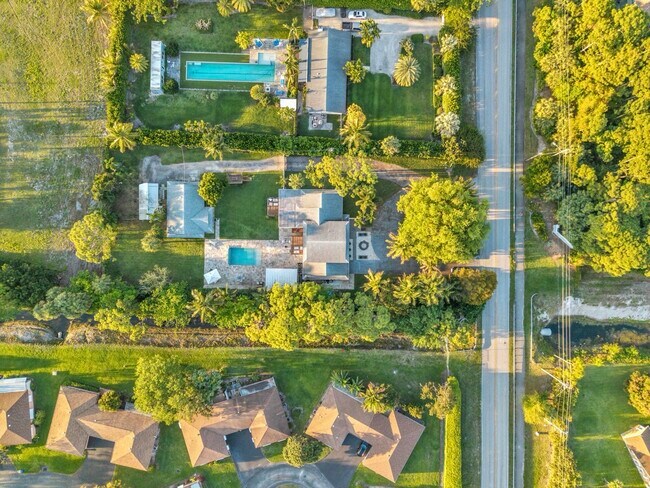 Foto del edificio - 13487 Barwick Rd