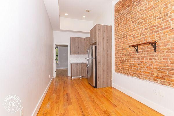 Foto del edificio - 487 Chauncey St