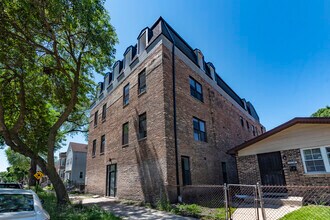 Building Photo - 3132 S Lituanica Ave