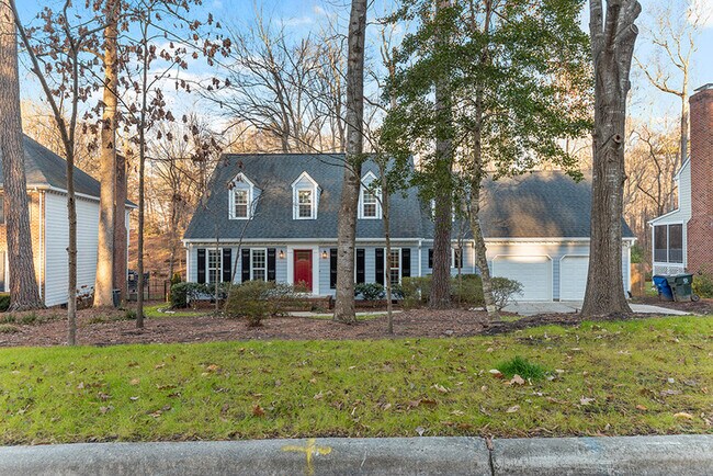 Building Photo - 1045 Vestavia Woods Dr