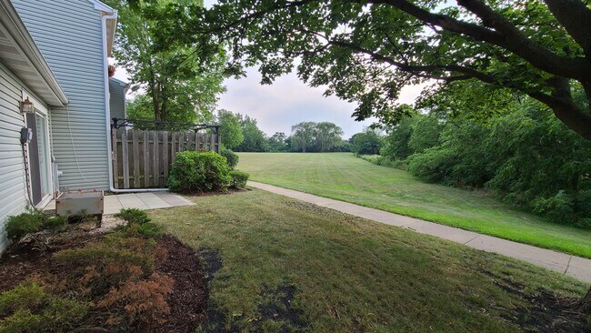 Building Photo - 1686 Islandview Ct
