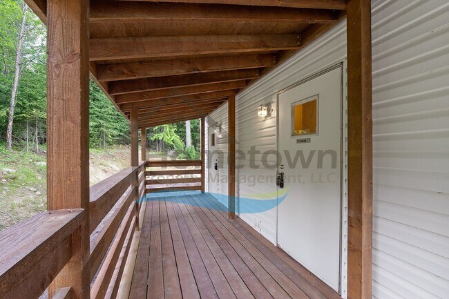 Foto del edificio - 2 Bedroom 2 Bath Home with Off Street Parking Available in Sagle!