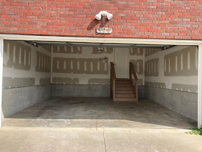 Building Photo - 100 S Osprey Ct