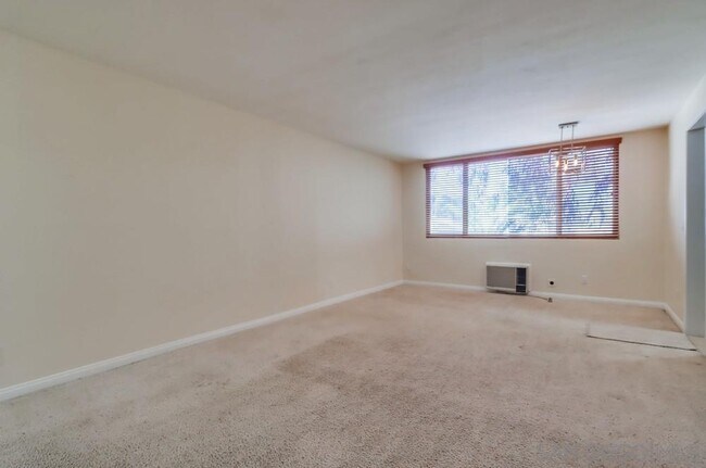 Foto del edificio - 4501 Collwood Blvd