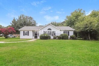 Building Photo - 148 Helen Dr
