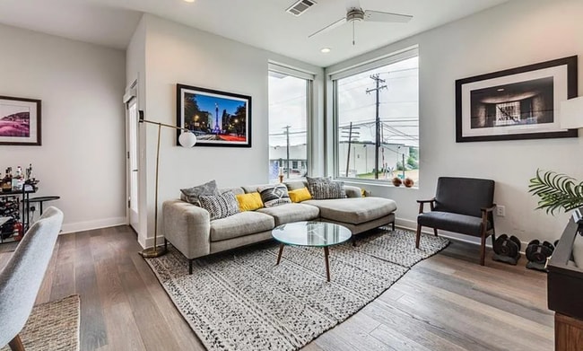 Living room - 1800 E 4th St
