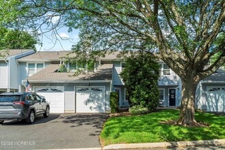 Building Photo - 62 Woodmere Dr