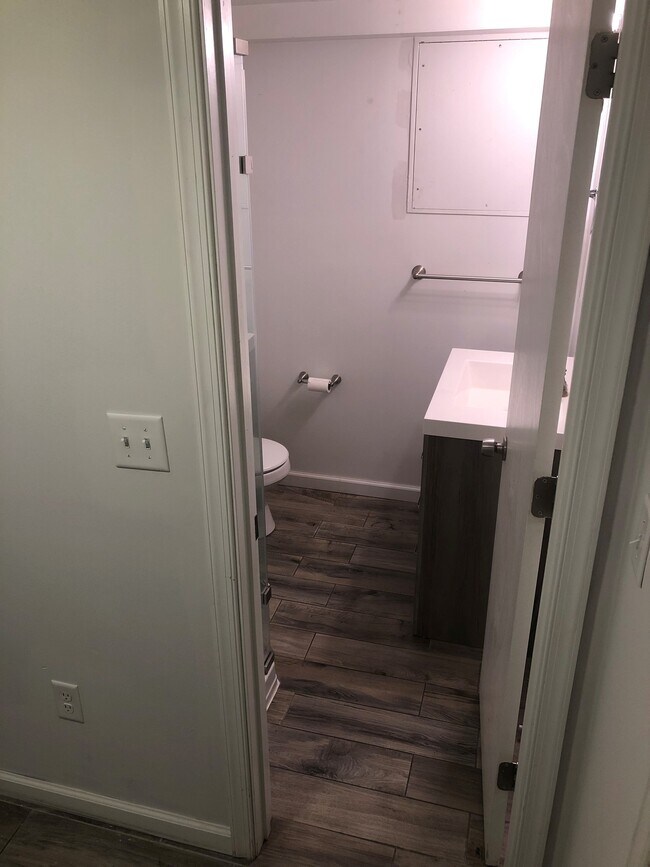 Foto del edificio - 1433 W 37th St